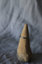 Load image into Gallery viewer, Circle Flow Ring - Size N