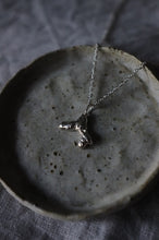 Load image into Gallery viewer, Abstract Flow Necklace 2