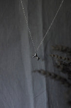 Load image into Gallery viewer, Abstract Flow Necklace 2