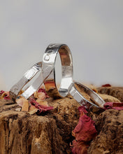 Load image into Gallery viewer, Dappled Ring
