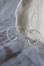 Load image into Gallery viewer, Circle Flow Hoops 4
