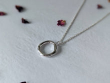 Load image into Gallery viewer, Flow Circle Necklace - 28&quot; Chain
