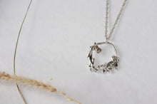 Load image into Gallery viewer, Organic Circle Necklace
