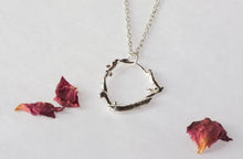 Load image into Gallery viewer, Organic Circle Necklace

