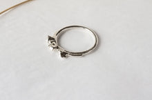 Load image into Gallery viewer, Circle Flow Ring - Size J1/2
