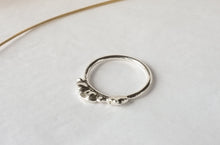 Load image into Gallery viewer, Circle Flow Ring

