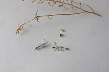 Load image into Gallery viewer, Organic Bar Studs - Large
